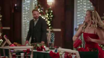 Ah, okay. Ladies and gentlemen, - Unwrapping Christmas: Olivia's Reunion