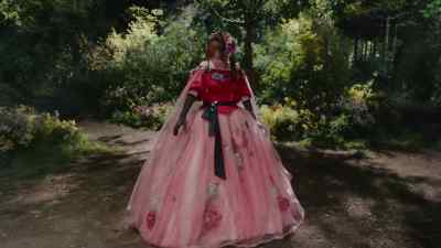 Ah! That's so cool!
I look like a princess now! - Once Upon a Crime