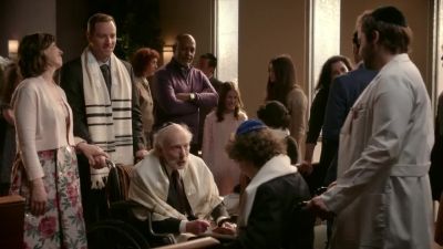 Ah, there he is. - Grey's Anatomy