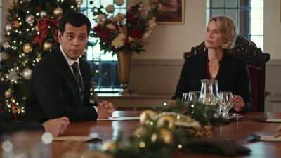 -Ah, there's been
a candle shortage - A Not So Royal Christmas