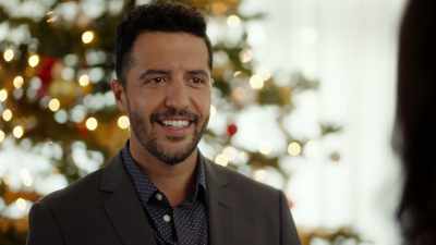 - Ah! This is so exciting!
- I'm so glad you're here! - Mom's Christmas Boyfriend