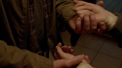 Ah. Watch the wrists. - Homeland