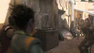 -Ahh!
-[sighs] - Vagrant Queen