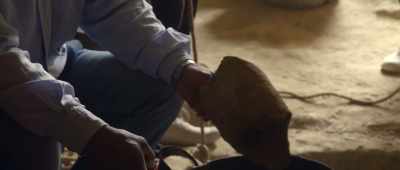 -[Ahmed] These bones too?
-[Mustafa] Yeah, the loose bone too. - Secrets of the Saqqara Tomb