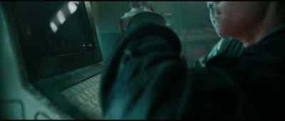 [AI] De-pressurization warning.
Seal the bulkhead. - Underwater