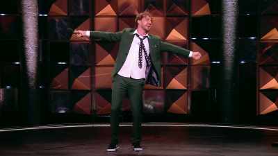 "Aidez-moi ! Pitié ! - Backstage with Katherine Ryan