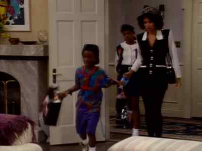 AII right, Bobby. Sit and stay. - The Fresh Prince of Bel-Air