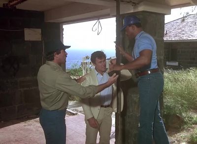 - AII right?
- Yeah. - Magnum, P.I.