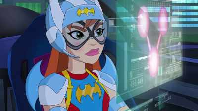 -Aim for the dots! -(MACHINE BEEPING) - DC Super Hero Girls: Intergalactic Games