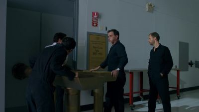 [air whooshing] - White Collar