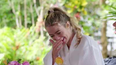 >> AIRBNB VILLA. - Love Island