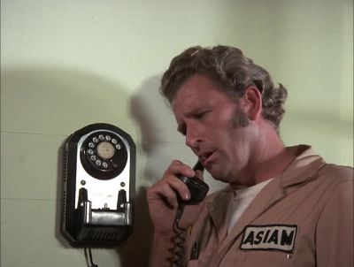 Airport security,
message center. - Hawaii Five-0