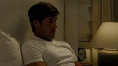 - Ajá. - Couples Retreat Murder