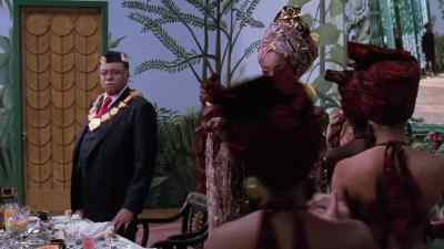 Akeem. Come sit. - Coming to America