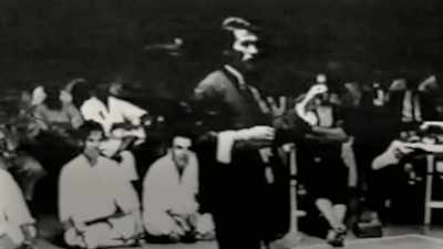 Aku bertemu Bruce Lee
pada bulan Juli 1964... - Be Water