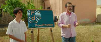 Al Fuorisalone, la gente
si incontra, beve, fa networking... - Mollo tutto e apro un chiringuito