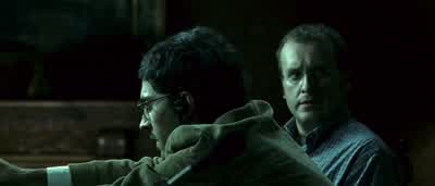 ...al otro lado del pasillo. - The Orphanage
