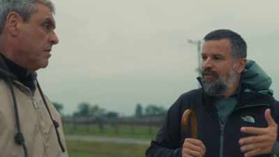 Al principio
la gente no daba abasto. - The Tattooist’s Son: Journey to Auschwitz