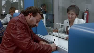 Al suelo, cabrones. - Amores Perros