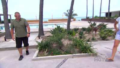 Alain: I'd say one,
two, three tables, - Island of Bryan