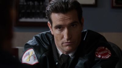 [alarm blares] - Chicago Fire