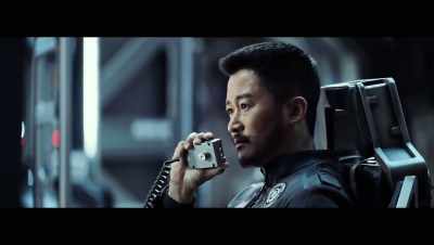 [alarm blaring] - The Wandering Earth