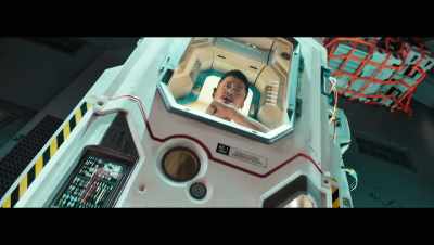 [alarm blaring] - The Wandering Earth
