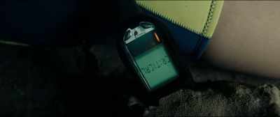 -[alarm ringing]
-[Sasha] | have to take my pack off. - 47 Meters Down: Uncaged