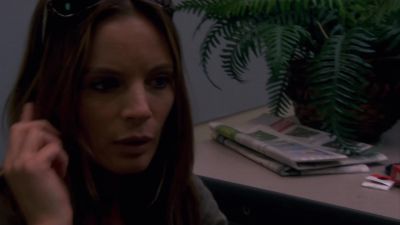 [ Alarm Wailing ]
That's our cue to leave,
Michael. - Burn Notice