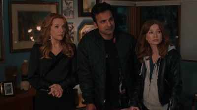 ALASTAIR: Okay, listen,
if it's so famous, - The Spencer Sisters