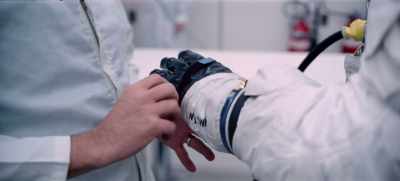 Aldrin will follow
just 20 minutes later, - Apollo 11
