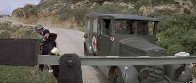 - Alert the frogmen to prepare for entry.
- Yes, sir. - Escape to Athena
