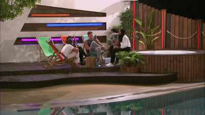 (ALEX CLEARS THROAT) - Love Island