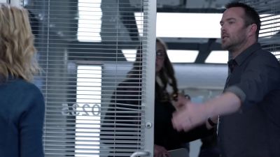 Alex, escort this
lady to the restroom. - Blindspot