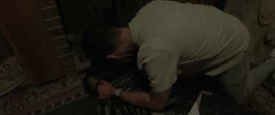 (Alex gasping) (knees thudding) - My Little Nightmare