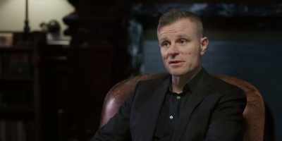 - Alex Hamilton was actually
the-the owner - Welcome to Wrexham