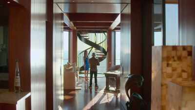 [Alex] I would read a book
if this was my office. [Laughs] - Selling The OC