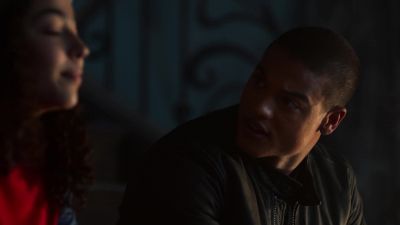 Alex said the rocks
came from a construction site? - Marvel's Runaways