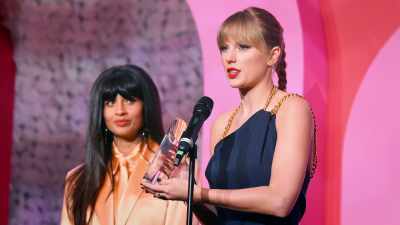 [Alex]That speech that she gave
was such a strong moment. - Taylor Swift vs Scooter Braun: Bad Blood
