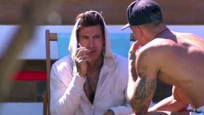 ‐ALEX: Yeah, exactly.
‐TERRY: That's still a test
for me - Love Island