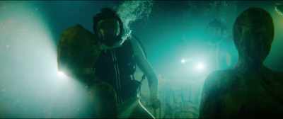 [Alexa] Come on, Nicole.
Stop messing around. - 47 Meters Down: Uncaged