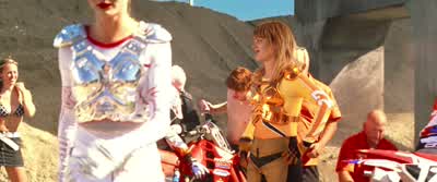 AlI right, Leo, you're mine. - Charlie's Angels: Full Throttle