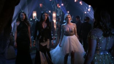 Ali, why didn't you come
to the barn? - Pretty Little Liars