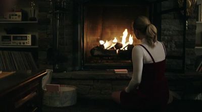 [Alice] Elizabeth,
what are you doing, honey? - Riverdale