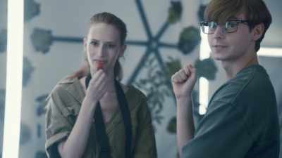 Alicia! You met Kelly? - The Ark