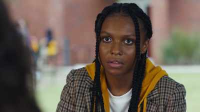 Aliens aren't real,
superheroes aren't real, right? - Naomi