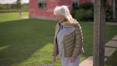 ALISON LAUGHS - Extraordinary Escapes with Sandi Toksvig