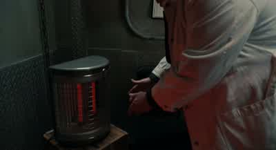 الجو جد بارد في الخارج. - The Irishman
