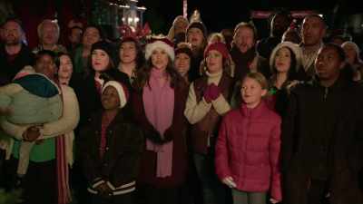 ALL: 3 2, 1. - Haul Out the Holly: Lit Up