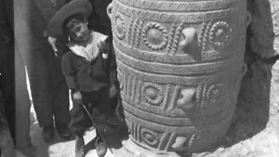 All archaeologists have to imagine
what ancient ruined art - Raiders of the Lost Past with Janina Ramirez